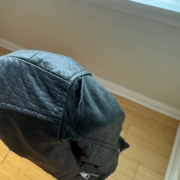 Whistles women’s leather jacket size 6 small rip on shoulder - Picture 9 of 9